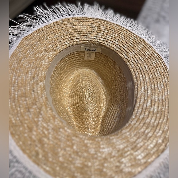 ?KENSIE??NWT?Straw Hat with White Fringe main image 14